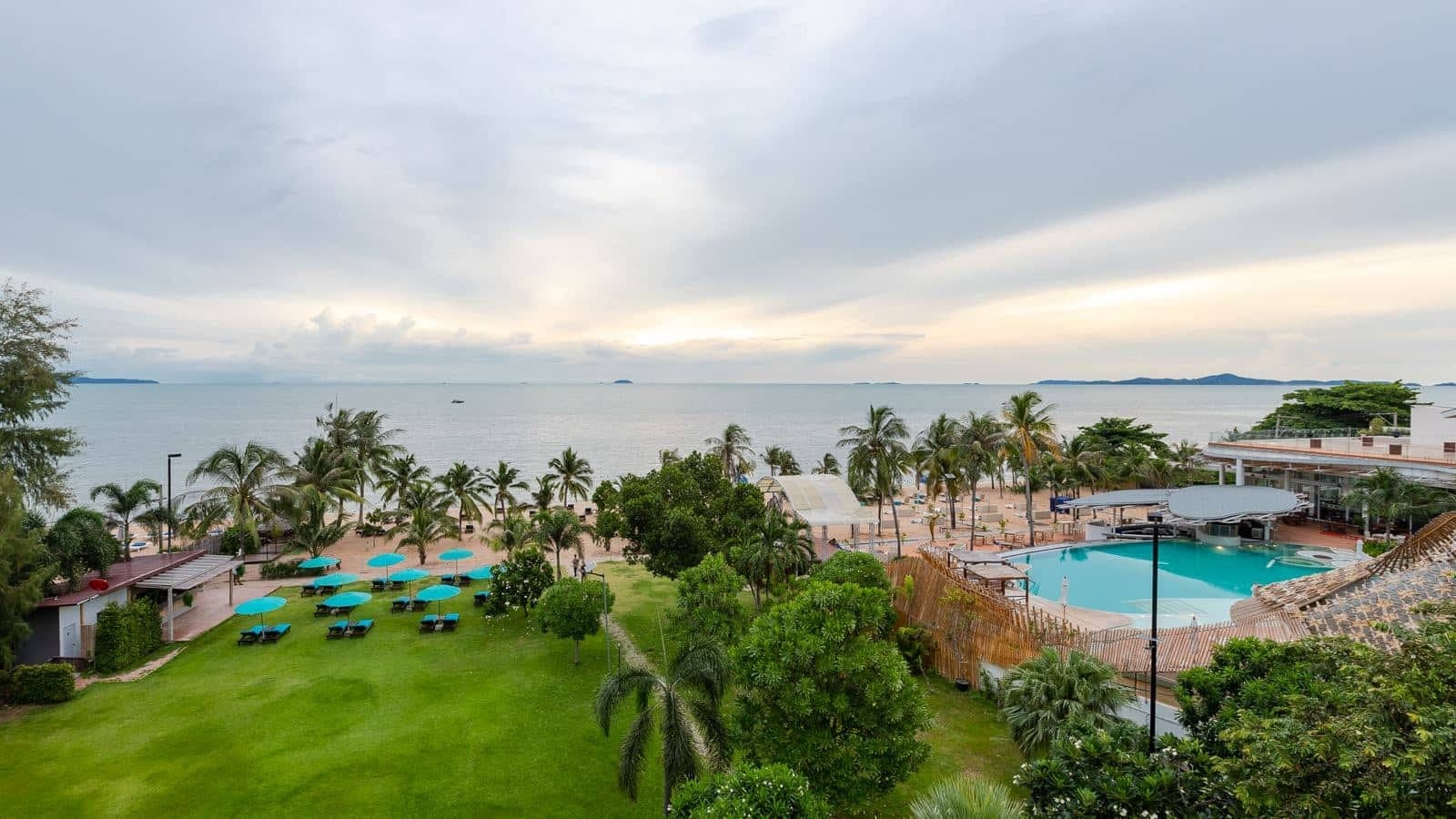 Pinnacle Grand Na Jomtien Resort & Beach Club — фото 3